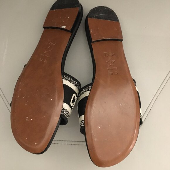 Dior DWAY Slide Sandals - Picture 3 of 4